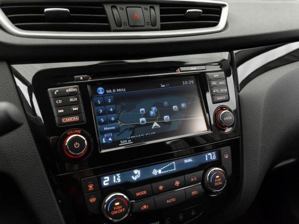 Nissan Qashqai II с пробегом 2018 года, цена 1 675 000 рублей, 123196 км, внедорожник, Автокод Объявления