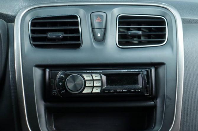 Renault Logan II с пробегом 2014 года, цена 599 000 рублей, 178000 км, седан, Автокод Объявления