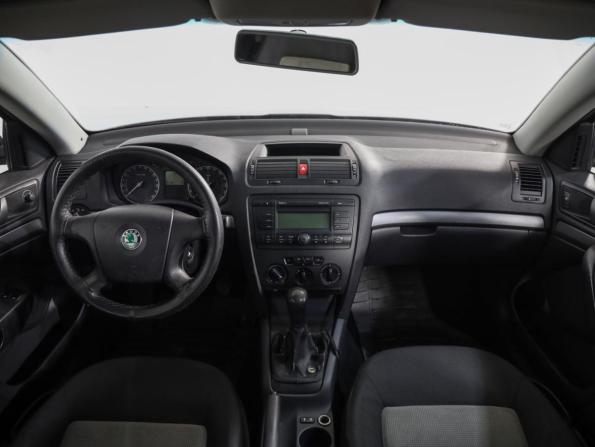 Skoda Octavia II (A5) с пробегом 2008 года, цена 319 000 рублей, 381128 км, лифтбек, Автокод Объявления