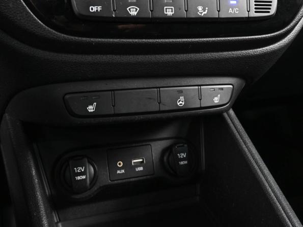 Hyundai Solaris II с пробегом 2017 года, цена 1 329 000 рублей, 102557 км, седан, Автокод Объявления