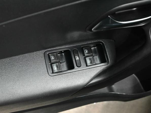 Volkswagen Polo V Рестайлинг с пробегом 2019 года, цена 1 250 000 рублей, 143612 км, седан, Автокод Объявления