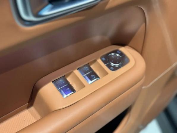 Li Auto (Lixiang) L7 I с пробегом 2024 года, цена 6 490 000 рублей, 30300 км, внедорожник, Автокод Объявления
