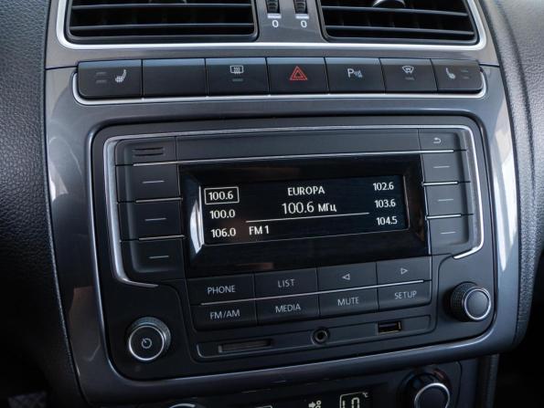 Volkswagen Polo V Рестайлинг с пробегом 2020 года, цена 1 299 000 рублей, 118401 км, седан, Автокод Объявления