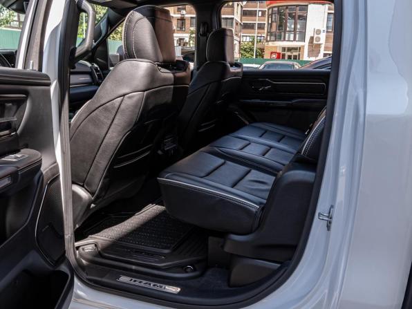 Ram 1500 V с пробегом 2023 года, цена 8 640 000 рублей, 17941 км, offers.body_type.unknown, Автокод Объявления