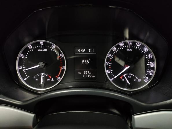 Skoda Octavia II (A5) Рестайлинг с пробегом 2011 года, цена 795 000 рублей, 127750 км, лифтбек, Автокод Объявления