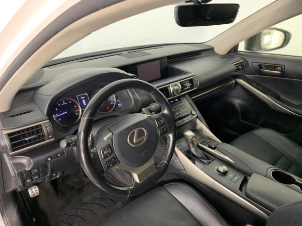 Lexus IS III Рестайлинг с пробегом 2018 года, цена 2 646 000 рублей, 121618 км, седан, Автокод Объявления