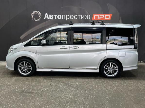 Honda Stepwgn V с пробегом 2015 года, цена 1 630 000 рублей, 251269 км, минивэн, Автокод Объявления