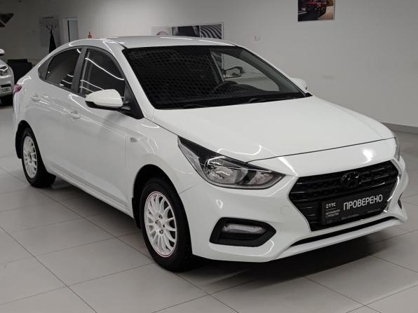 Hyundai Solaris II с пробегом 2018 года, цена 870 000 рублей, 237407 км, седан, Автокод Объявления