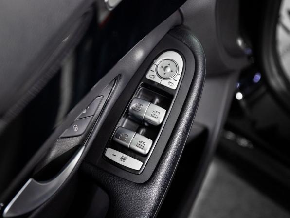 Mercedes-Benz C-Класс IV (W205) Рестайлинг с пробегом 2018 года, цена 2 449 500 рублей, 99950 км, седан, Автокод Объявления