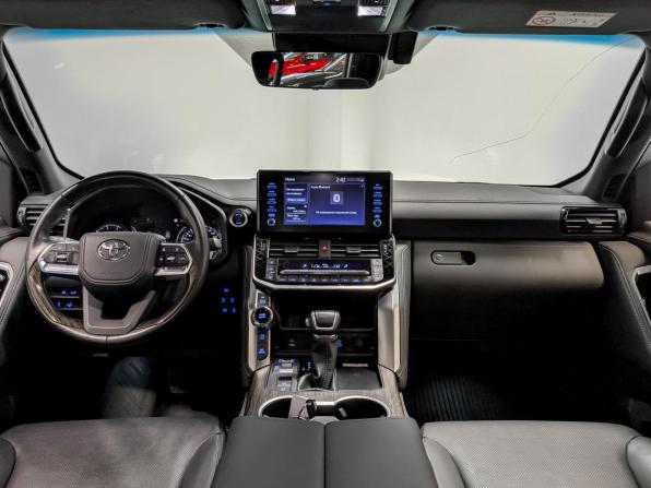 Toyota Land Cruiser 300 Series с пробегом 2021 года, цена 8 330 000 рублей, 72948 км, внедорожник, Автокод Объявления