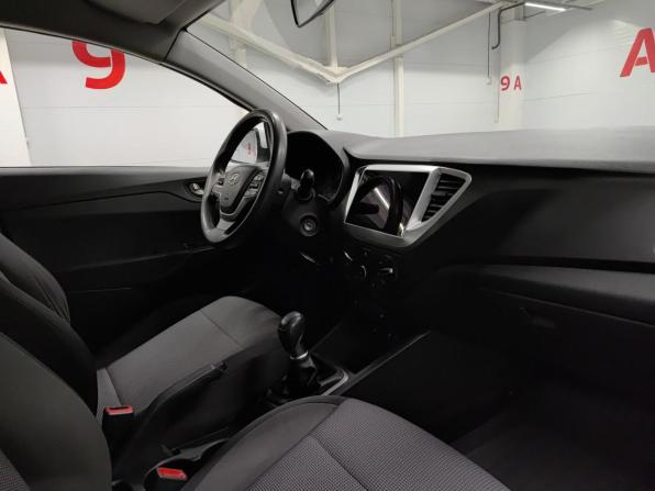 Hyundai Solaris II с пробегом 2017 года, цена 1 169 999 рублей, 154520 км, седан, Автокод Объявления