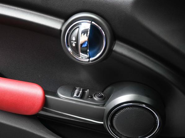 Mini Hatch III (F55/F56) с пробегом 2014 года, цена 1 649 900 рублей, 109000 км, хэтчбек, Автокод Объявления
