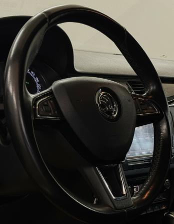 Skoda Rapid I Рестайлинг с пробегом 2017 года, цена 1 390 000 рублей, 152608 км, лифтбек, Автокод Объявления