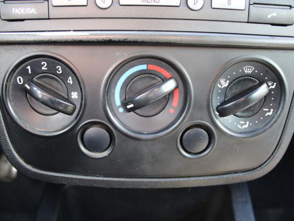 Ford Fiesta Mk5 с пробегом 2006 года, цена 189 000 рублей, 163471 км, хэтчбек, Автокод Объявления