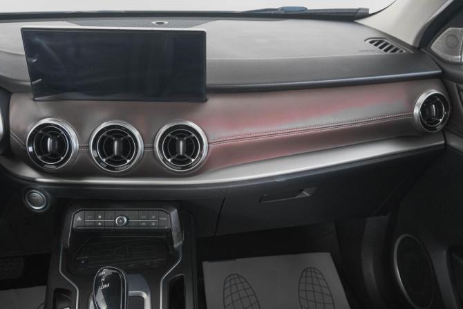 Wey VV6 I Рестайлинг с пробегом 2021 года, цена 1 769 000 рублей, 52000 км, внедорожник, Автокод Объявления