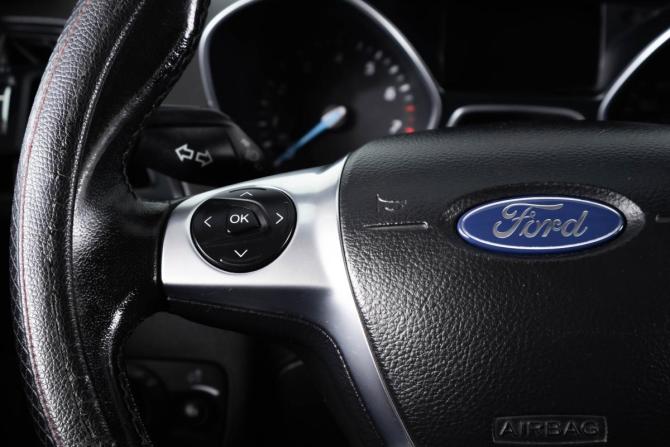 Ford Kuga II с пробегом 2014 года, цена 929 000 рублей, 247189 км, внедорожник, Автокод Объявления