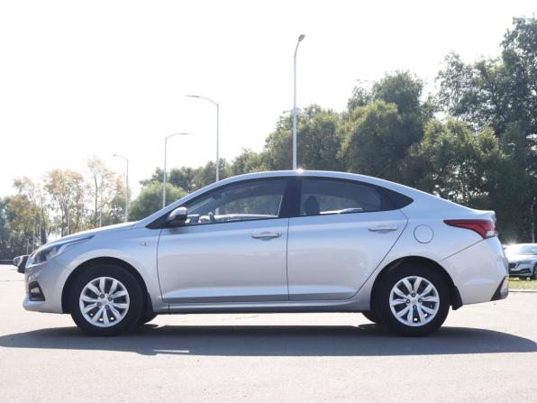 Hyundai Solaris II с пробегом 2018 года, цена 1 350 000 рублей, 71930 км, седан, Автокод Объявления