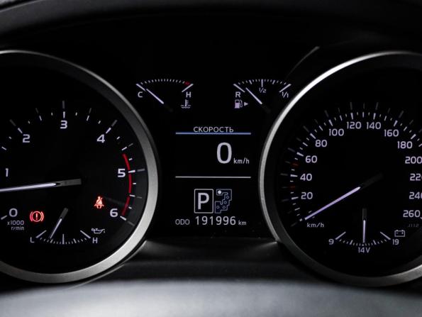 Toyota Land Cruiser 200 Series Рестайлинг 1 с пробегом 2013 года, цена 4 199 000 рублей, 191995 км, внедорожник, Автокод Объявления