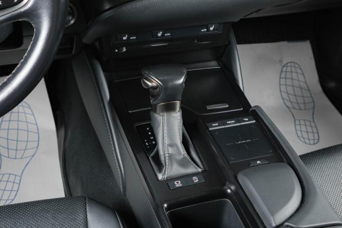 Lexus ES VII с пробегом 2021 года, цена 4 299 000 рублей, 125402 км, седан, Автокод Объявления