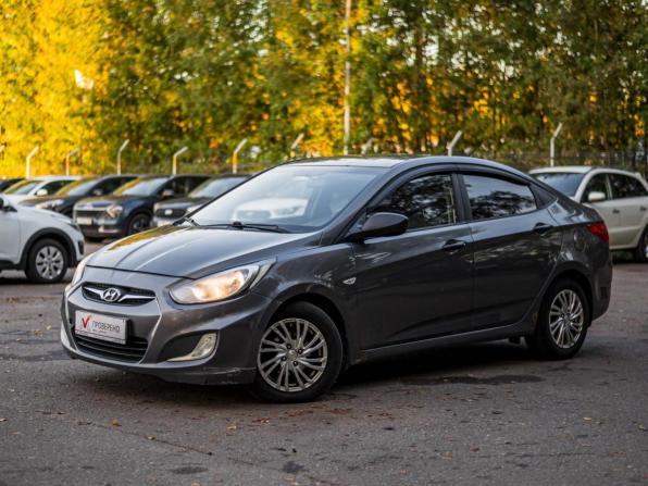 Hyundai Solaris I с пробегом 2012 года, цена 530 000 рублей, 213152 км, седан, Автокод Объявления