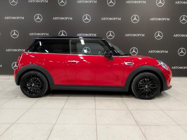 Mini Hatch III (F55/F56) Рестайлинг с пробегом 2020 года, цена 2 315 000 рублей, 51000 км, хэтчбек, Автокод Объявления