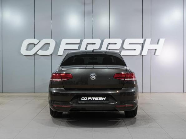 Volkswagen Passat B8 с пробегом 2017 года, цена 1 799 000 рублей, 191164 км, седан, Автокод Объявления