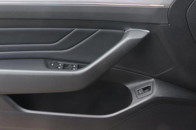 Volkswagen Passat B8 Рестайлинг с пробегом 2020 года, цена 2 576 000 рублей, 90929 км, седан, Автокод Объявления