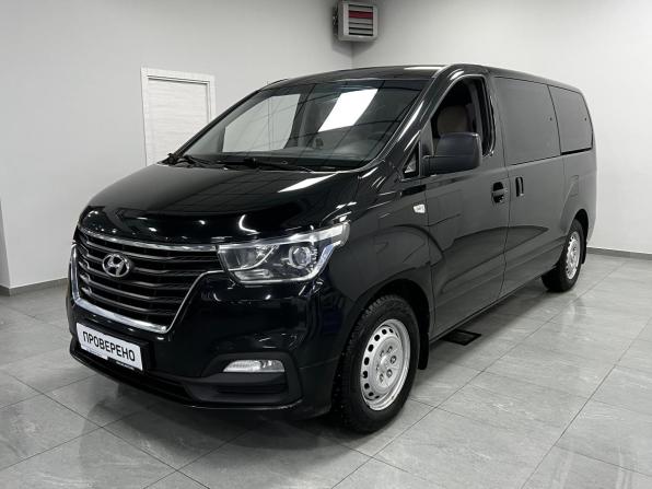 Hyundai H-1 II Рестайлинг 2 с пробегом 2018 года, цена 2 550 000 рублей, 175000 км, минивэн, Автокод Объявления