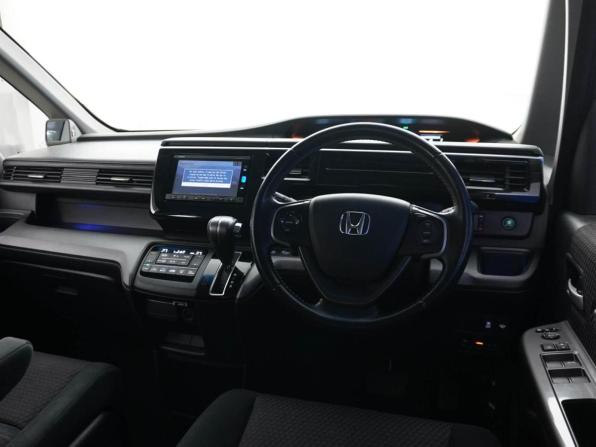 Honda Stepwgn V с пробегом 2016 года, цена 1 990 046 рублей, 69205 км, минивэн, Автокод Объявления