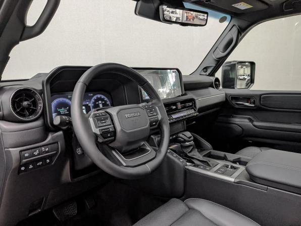 Toyota Land Cruiser Prado 250 Series с пробегом 2025 года, цена 10 450 000 рублей, 4841 км, внедорожник, Автокод Объявления