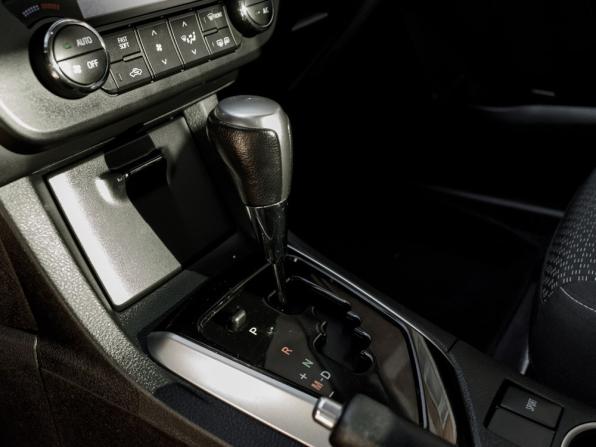 Toyota Corolla XI (E160 E170 E180) с пробегом 2013 года, цена 1 380 000 рублей, 170660 км, седан, Автокод Объявления