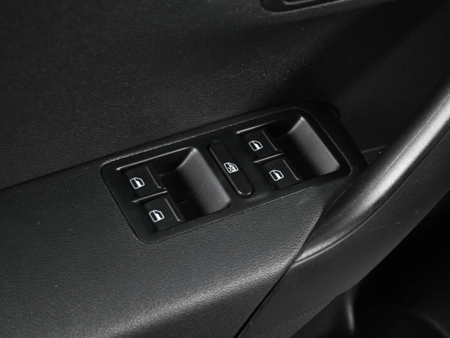 Volkswagen Polo V Рестайлинг Ростов-на-Дону  - изображение 14