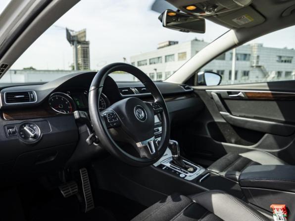 Volkswagen Passat B7 с пробегом 2012 года, цена 1 498 000 рублей, 177000 км, универсал, Автокод Объявления