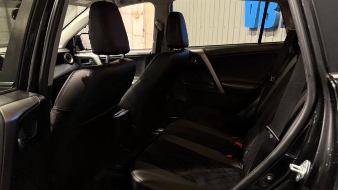 Toyota RAV4 IV (XA40) Рестайлинг с пробегом 2015 года, цена 2 348 000 рублей, 120952 км, внедорожник, Автокод Объявления