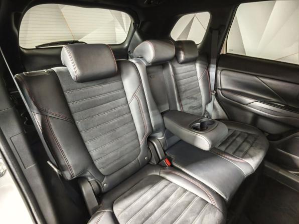 Mitsubishi Outlander III Рестайлинг 3 с пробегом 2022 года, цена 2 895 000 рублей, 30953 км, внедорожник, Автокод Объявления