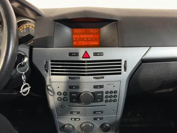 Opel Astra H Рестайлинг с пробегом 2010 года, цена 459 900 рублей, 298708 км, седан, Автокод Объявления
