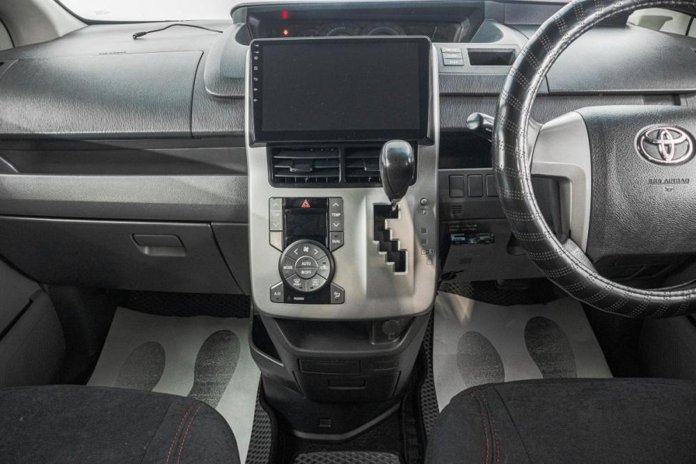 Toyota Voxy II (R70) Барнаул  - изображение 15