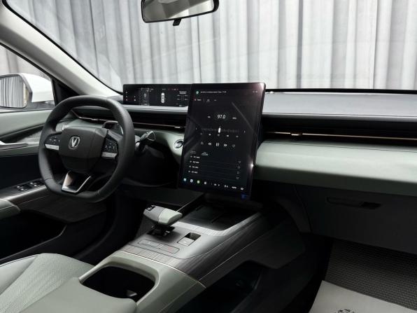 Changan Lamore с пробегом 2024 года, цена 2 249 000 рублей, 15412 км, седан, Автокод Объявления