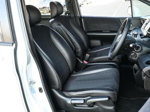 Honda Freed I Рестайлинг 2 с пробегом 2015 года, цена 1 099 000 рублей, 161926 км, компактвэн, Автокод Объявления