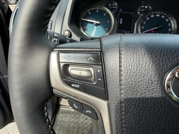 Toyota Land Cruiser Prado 150 Series Рестайлинг 2 с пробегом 2018 года, цена 4 100 000 рублей, 241379 км, внедорожник, Автокод Объявления