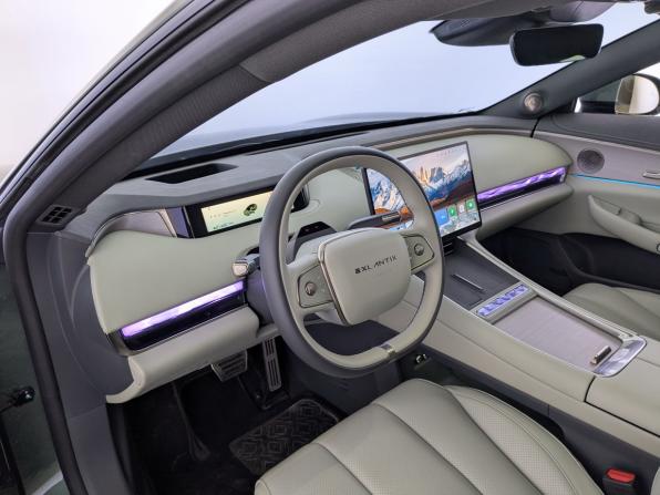 Exeed Exlantix ES с пробегом 2025 года, цена 4 950 000 рублей, 13305 км, седан, Автокод Объявления