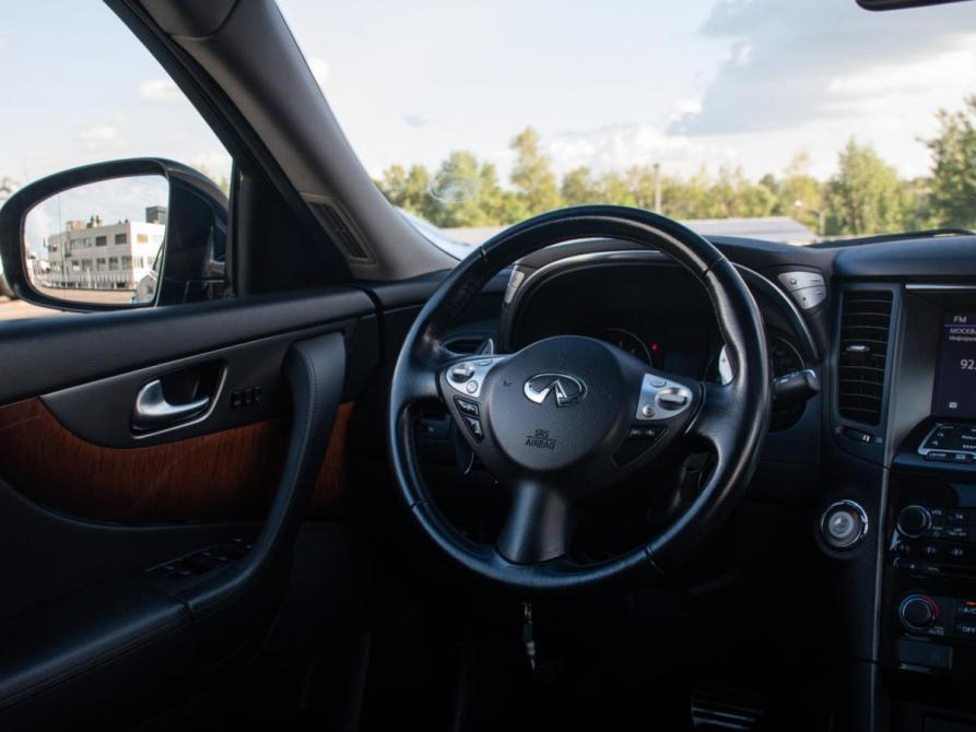 Infiniti QX70 Москва  - изображение 11