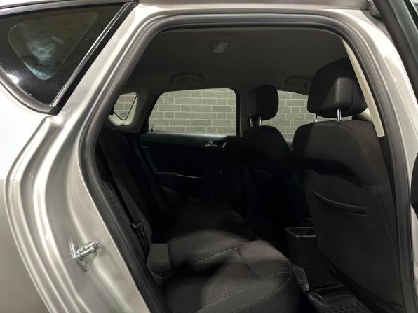 Opel Astra J Рестайлинг с пробегом 2012 года, цена 650 000 рублей, 170493 км, хэтчбек, Автокод Объявления