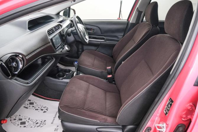 Toyota Aqua I Рестайлинг с пробегом 2015 года, цена 999 000 рублей, 137500 км, хэтчбек, Автокод Объявления
