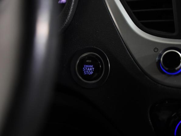 Hyundai Solaris II с пробегом 2018 года, цена 1 450 000 рублей, 162415 км, седан, Автокод Объявления