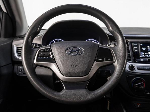 Hyundai Solaris II с пробегом 2019 года, цена 1 100 000 рублей, 212659 км, седан, Автокод Объявления