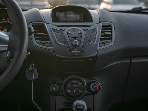Ford Fiesta Mk6 Рестайлинг с пробегом 2016 года, цена 788 000 рублей, 109693 км, седан, Автокод Объявления