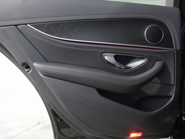 Mercedes-Benz E-Класс V (W213 S213 C238) Рестайлинг с пробегом 2022 года, цена 5 480 000 рублей, 7805 км, седан, Автокод Объявления
