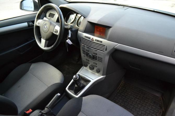 Opel Astra H Рестайлинг с пробегом 2011 года, цена 520 000 рублей, 199122 км, хэтчбек, Автокод Объявления