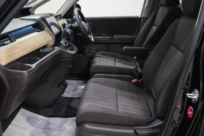 Honda Freed II с пробегом 2016 года, цена 1 378 015 рублей, 135600 км, компактвэн, Автокод Объявления